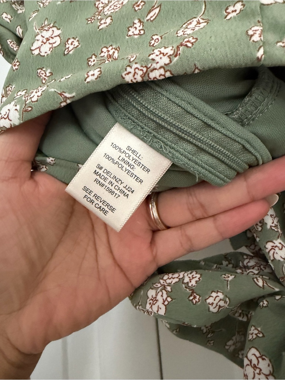Altar’d State Green Floral Puff-Sleeve Tie-Back Crop Top - Picture 3 of 3